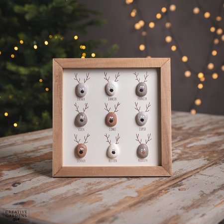 25cm Pebble Reindeer Plaque - image 1