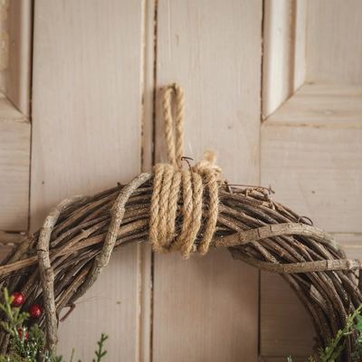 30cm Rattan Wreath with Berries & Pinecones - image 4