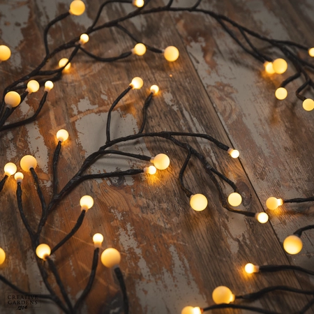 60 LED Berry Garland 2.4m - image 3
