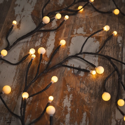 60 LED Berry Garland 2.4m - image 4