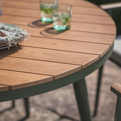 Bramblecrest Wisley 4 Seat Dining Set - image 3