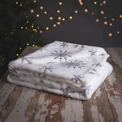 Coral Fleece Snowflake Throw