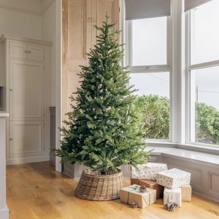 Everlands Allison Pine Artificial Christmas Tree