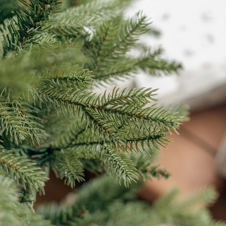 Everlands Allison Pine Artificial Christmas Tree