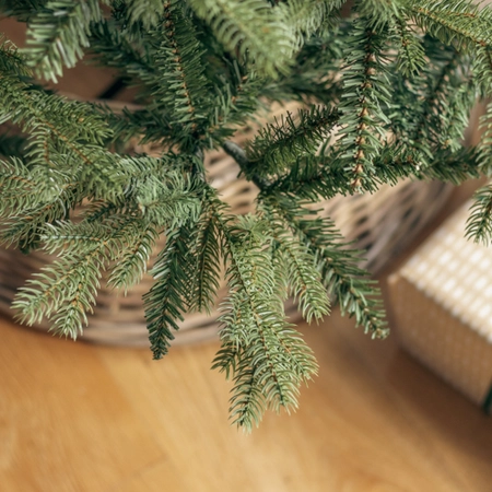 Everlands Allison Pine Artificial Christmas Tree