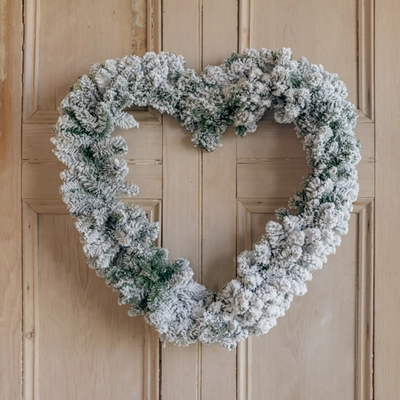 Everlands Snowy Heart Wreath 50cm - image 4