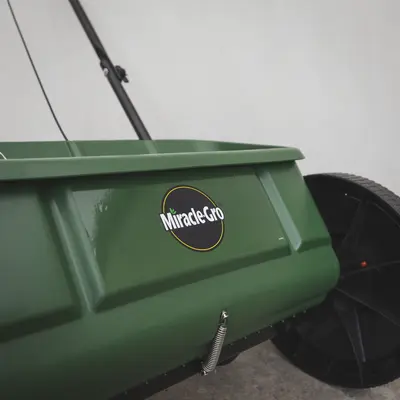 Miracle-Gro Drop Spreader