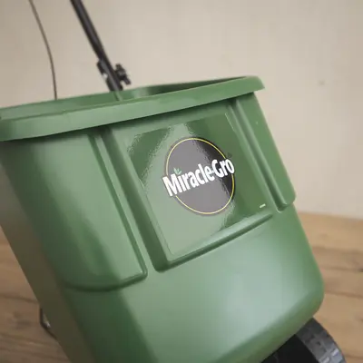 Miracle-Gro Rotary Spreader