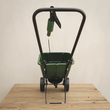 Miracle-Gro Rotary Spreader