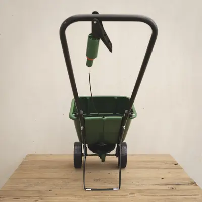 Miracle-Gro Rotary Spreader