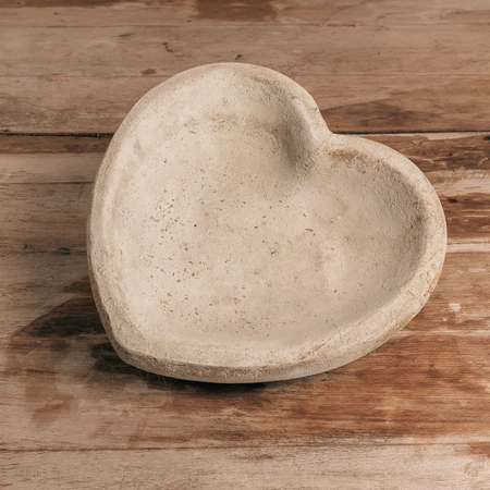 Oakleystone Heart Shaped Concrete Bird Bath - image 3