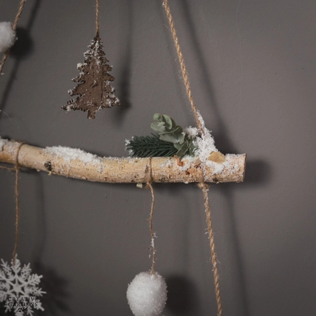 Tree Pinewood Snow with Figures - image 2