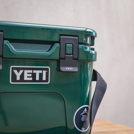 YETI Roadie 15 - Black Forest Green - image 2