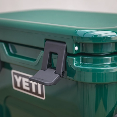 YETI Roadie 15 - Black Forest Green - image 4