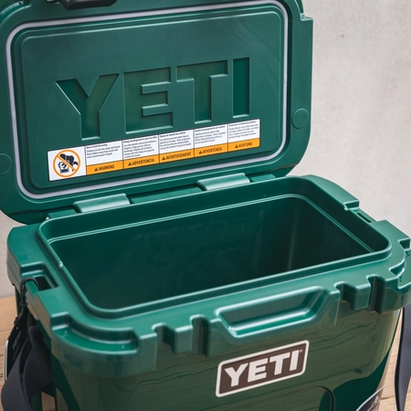 YETI Roadie 15 - Black Forest Green - image 7