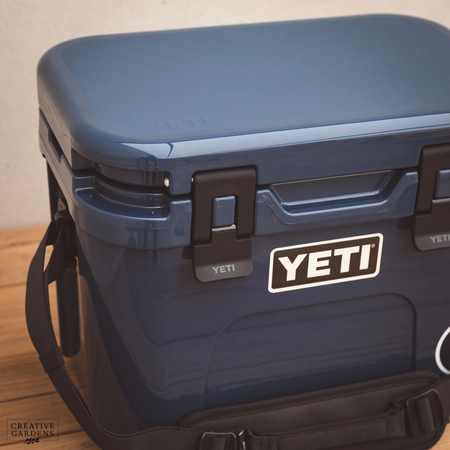 YETI Roadie 15 - Navy - image 3