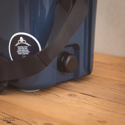 YETI Roadie 15 - Navy - image 4