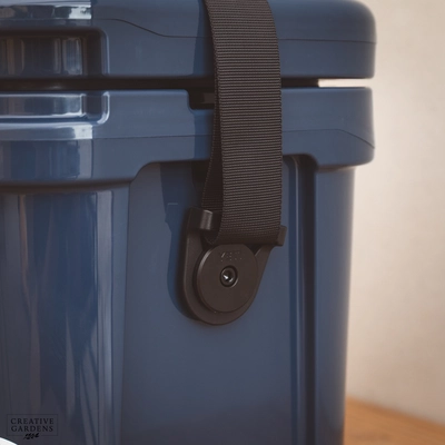 YETI Roadie 15 - Navy - image 5