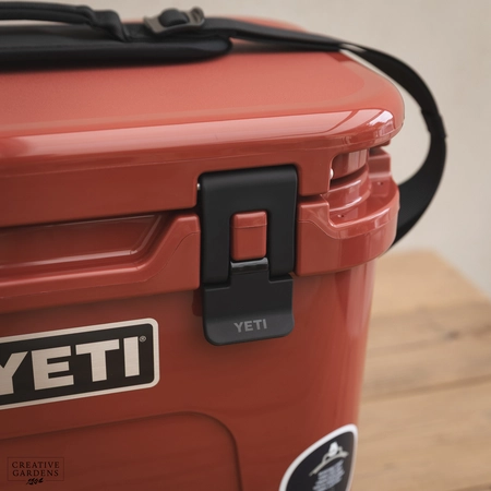 YETI Roadie 15 - Stag Red - image 2