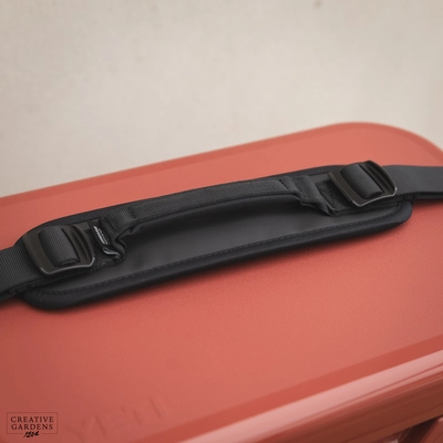YETI Roadie 15 - Stag Red - image 3