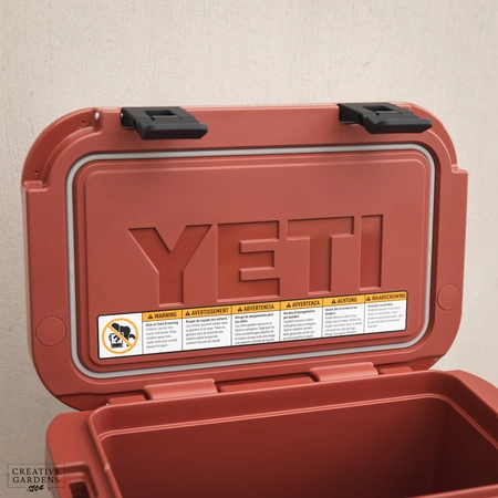 YETI Roadie 15 - Stag Red - image 5