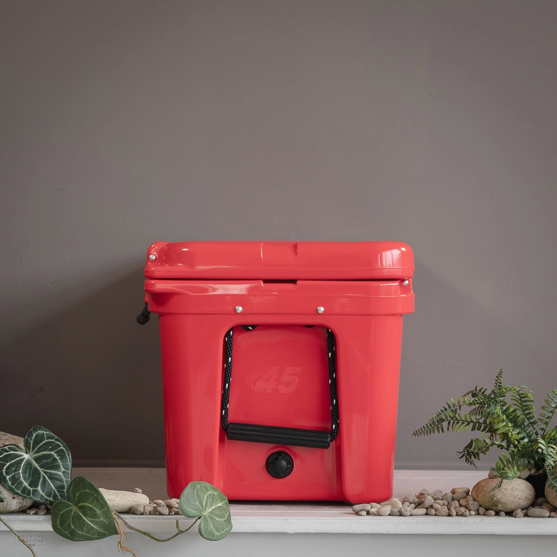 https://www.creativegardens.com/files/images/webshop/yeti-tundra-45-hard-cooler-rescue-red-800x800-64d50ae43089e_l.webp