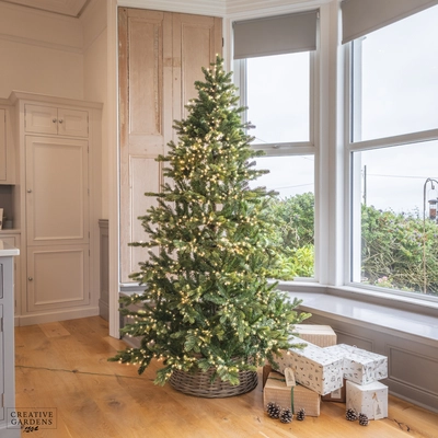 Everlands 7ft Pre-Lit Galloway Spruce Christmas Tree 400 LED